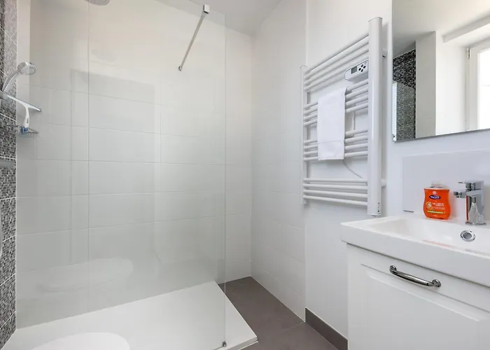 Marie-claudine * Брест